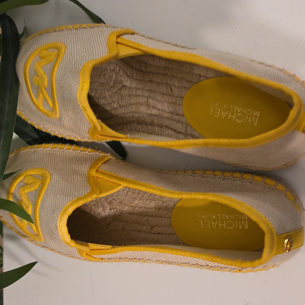 NWOT Michael Kors Yellow and Beige Slip-Ons SIZE 7. - Picture 4 of 5